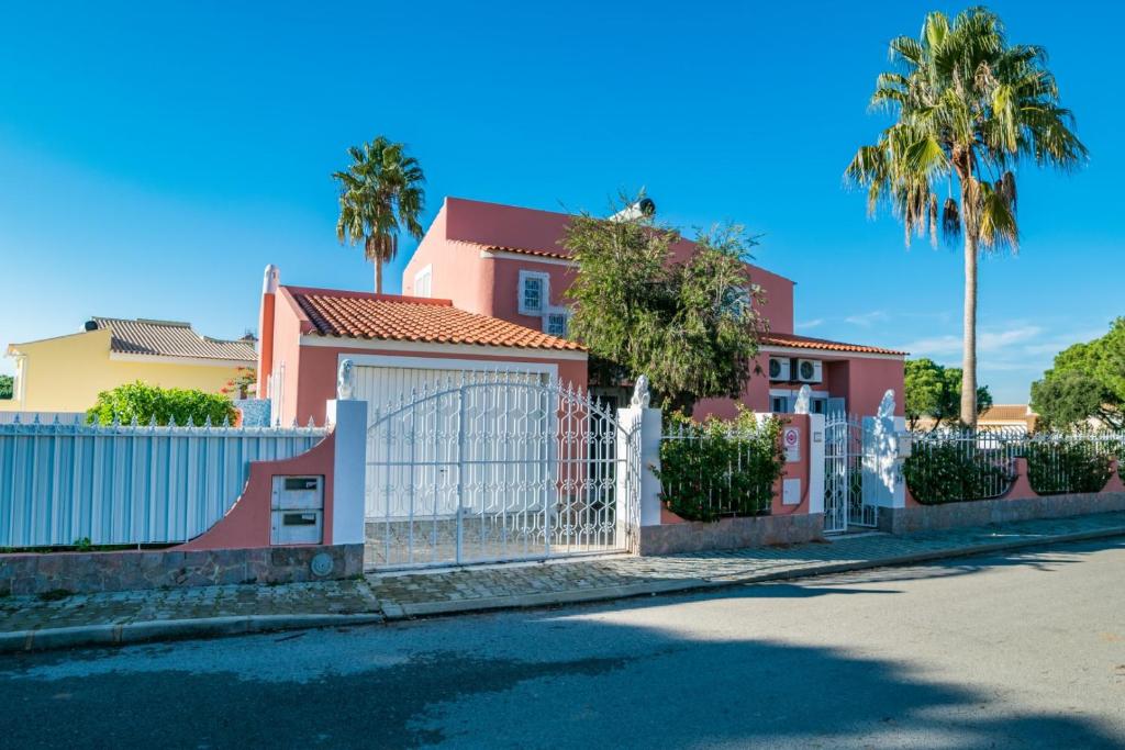 Villa Paraiso Spacious and Central To enjoy best beaches AC WIFI GARDEN POOL room 4