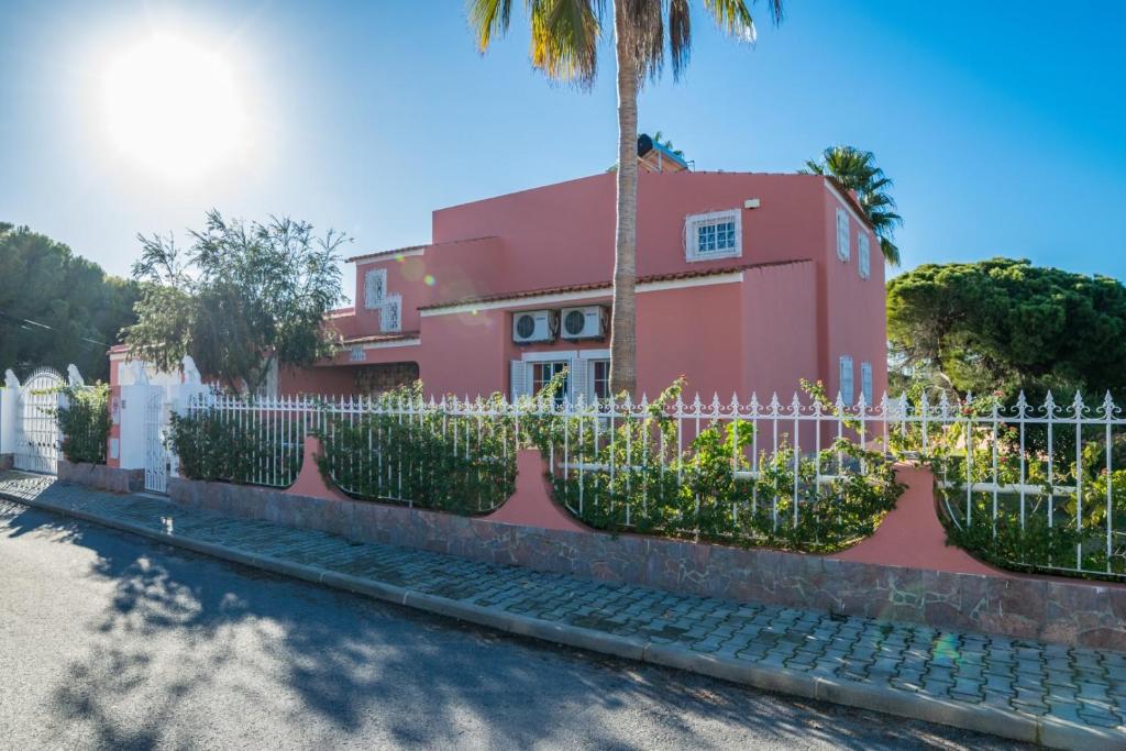 Villa Paraiso Spacious and Central To enjoy best beaches AC WIFI GARDEN POOL room 5